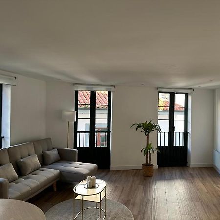 Apartamentos Urbanin II Plaza De San Pedro クディレロ エクステリア 写真