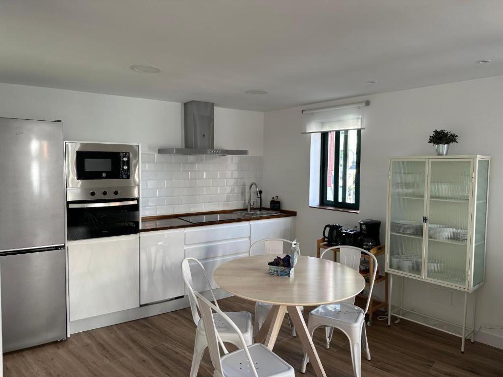 Apartamentos Urbanin II Plaza De San Pedro クディレロ エクステリア 写真