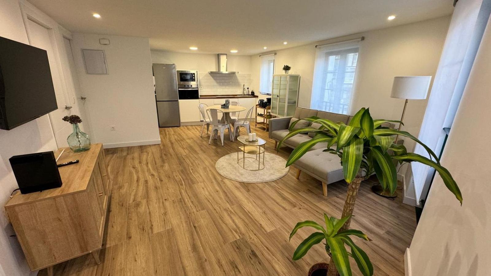 Apartamentos Urbanin II Plaza De San Pedro クディレロ エクステリア 写真