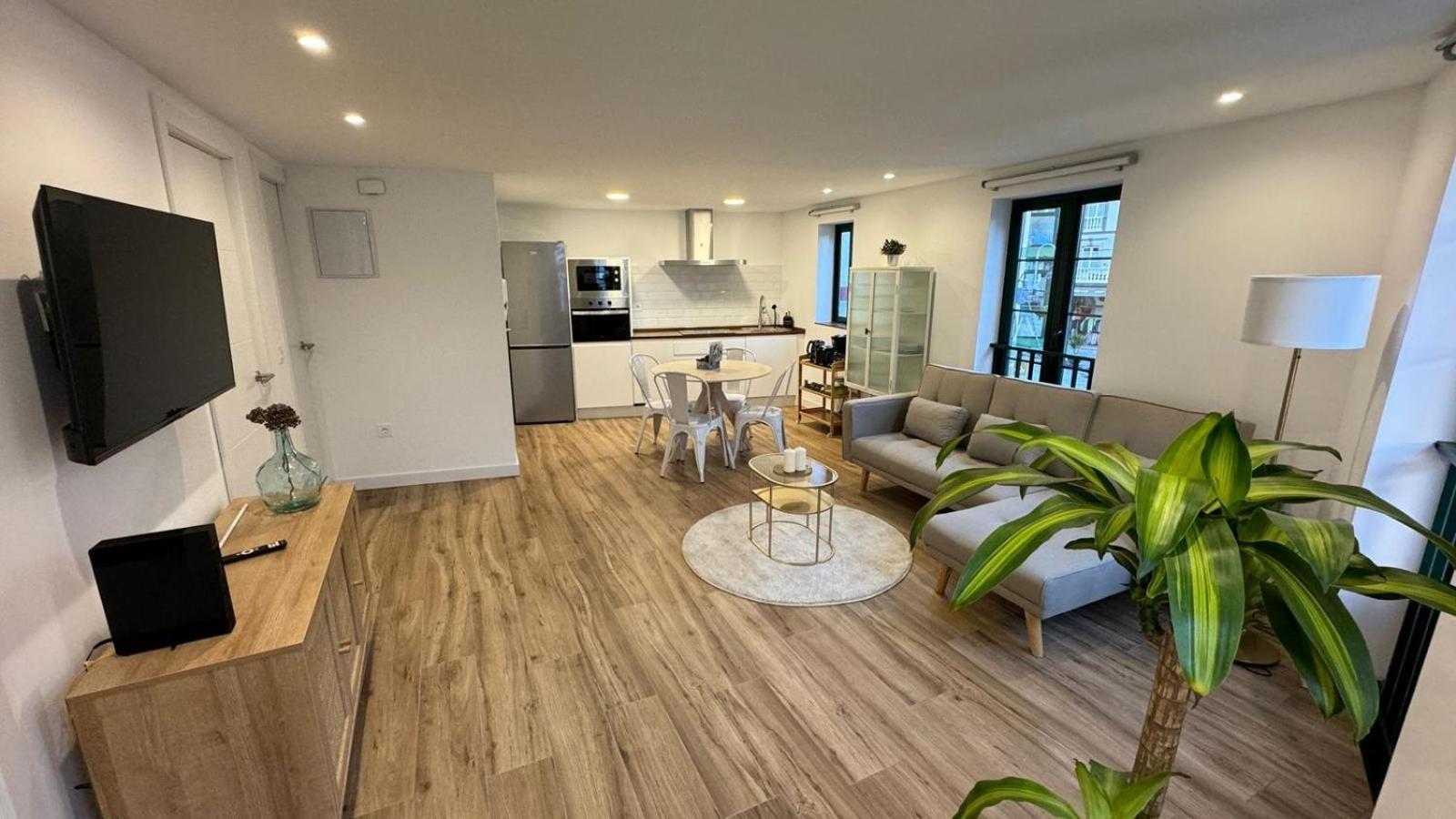 Apartamentos Urbanin II Plaza De San Pedro クディレロ エクステリア 写真